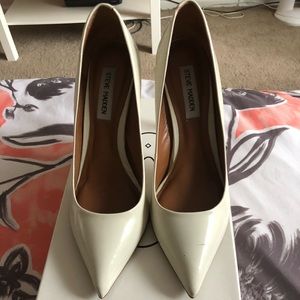 STEVE MADDEN PROTO WHITE LEATHER POINTED PUMPS